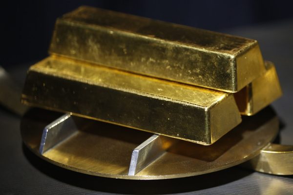 Emas Berakhir Lebih Rendah Seiring Meningkatnya Dolar, Imbal Hasil Obligasi