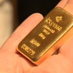 Emas Ditutup Dengan Gain saat Penurunan Dolar dan Imbal Hasil Treasury