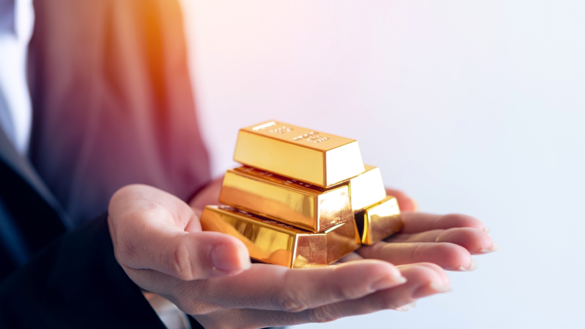 Emas Stabil Setelah Pidato Powell Tidak Mengubah Ekspektasi Penurunan Suku Bunga AS