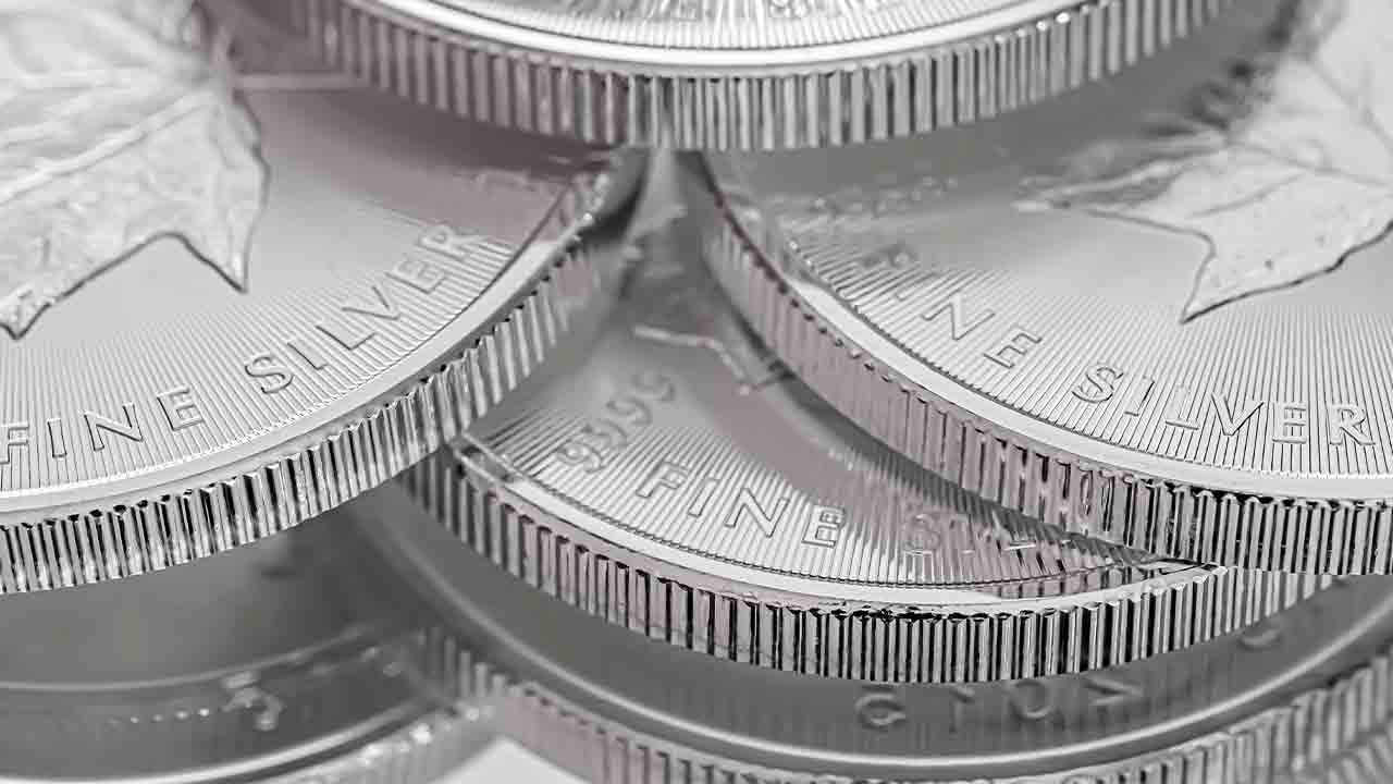 Perak Naik Berada di Sekitar $28 Per Ons