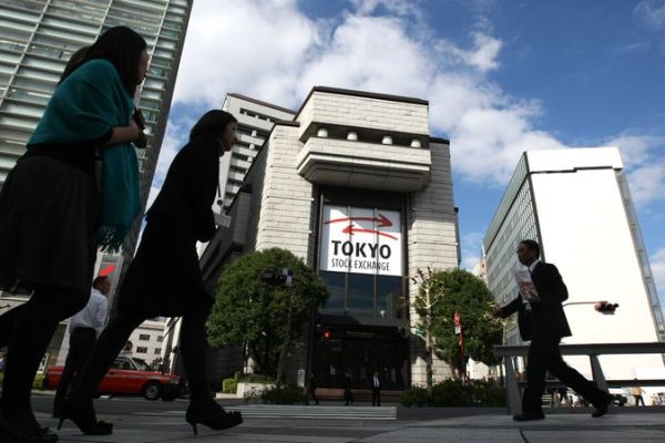 Saham Jepang Naik karena Yen, Pedagang Pantau Ketua BOJ